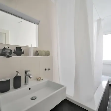 Exclusive In Prime Location Of Appartement *